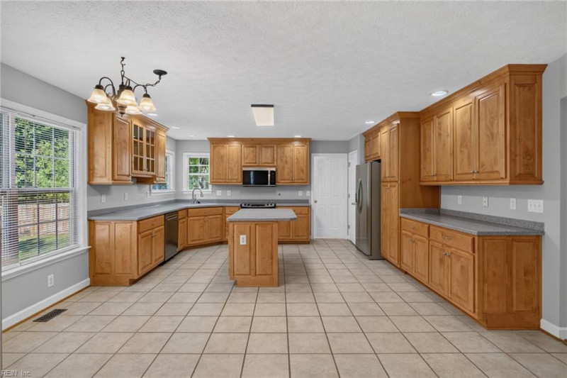 Photo 18 of 49 residential for sale in James City County virginia