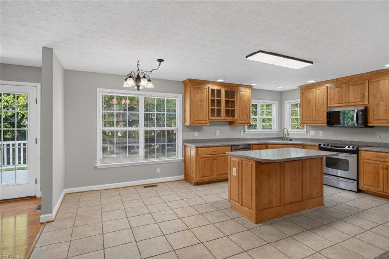 Photo 19 of 49 residential for sale in James City County virginia