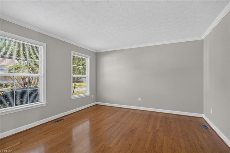 Photo 7 of 49 residential for sale in James City County virginia