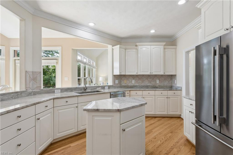Photo 18 of 50 residential for sale in Chesapeake virginia