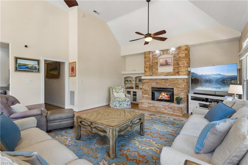 Photo 21 of 50 residential for sale in Chesapeake virginia
