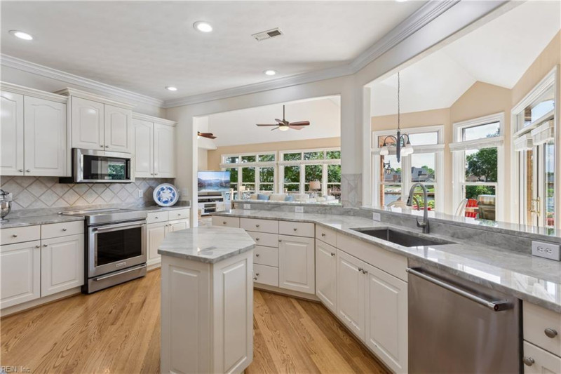 Photo 6 of 50 residential for sale in Chesapeake virginia