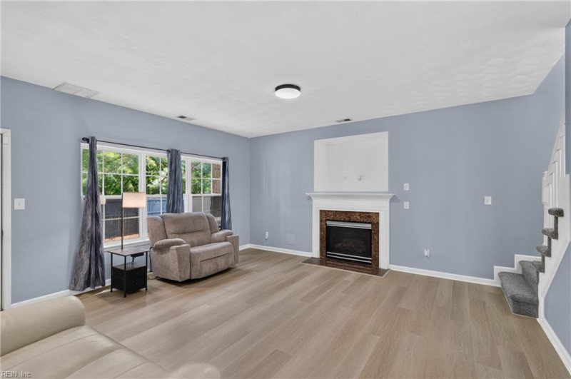 Photo 16 of 41 residential for sale in Hampton virginia