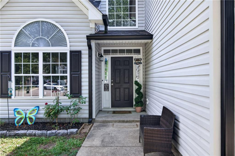Photo 3 of 41 residential for sale in Hampton virginia