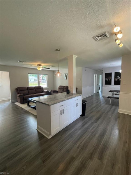 Photo 11 of 22 residential for sale in Virginia Beach virginia