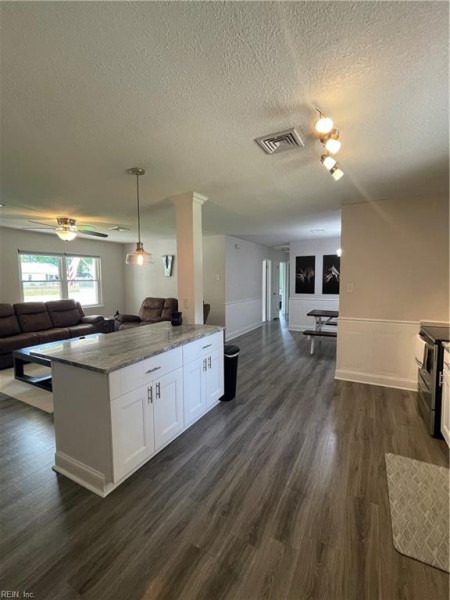 Photo 12 of 22 residential for sale in Virginia Beach virginia