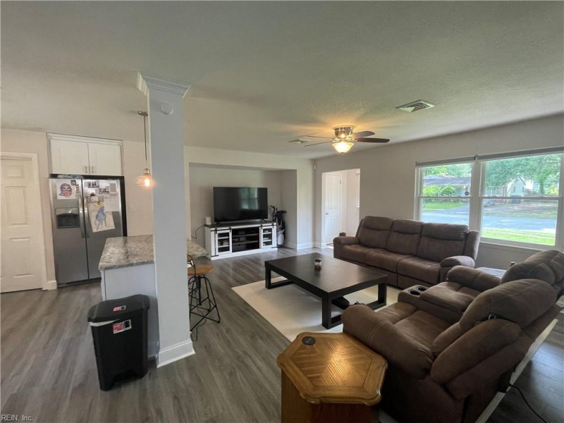 Photo 3 of 22 residential for sale in Virginia Beach virginia