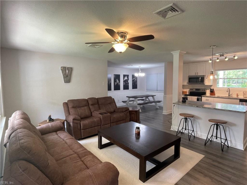 Photo 6 of 22 residential for sale in Virginia Beach virginia