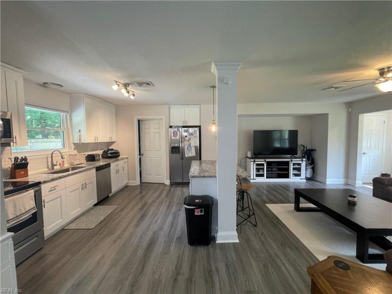 Photo 9 of 22 residential for sale in Virginia Beach virginia