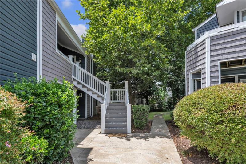 Photo 4 of 48 residential for sale in Newport News virginia
