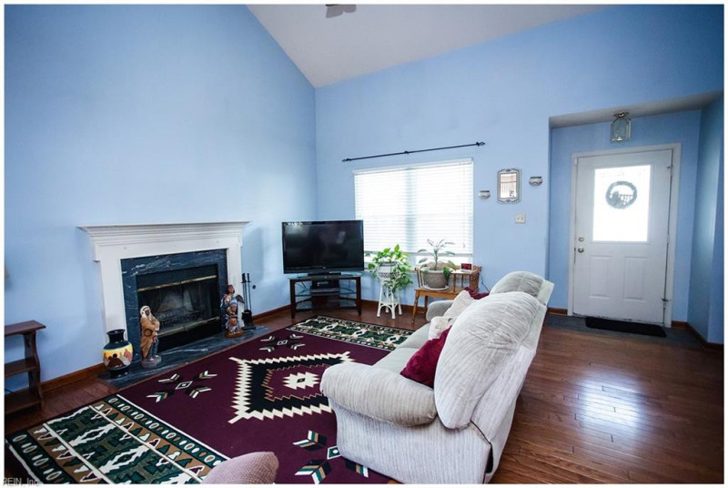 Photo 14 of 39 residential for sale in Virginia Beach virginia
