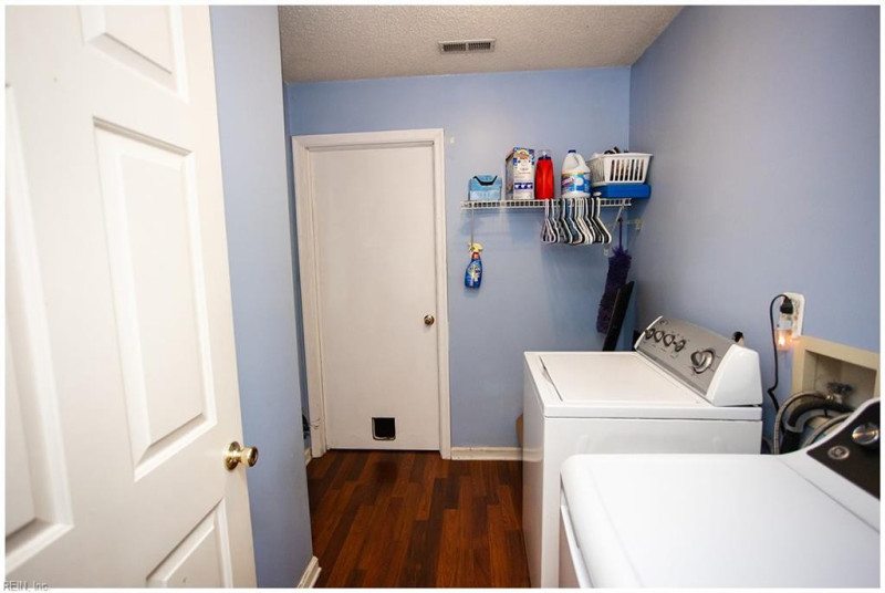 Photo 23 of 39 residential for sale in Virginia Beach virginia