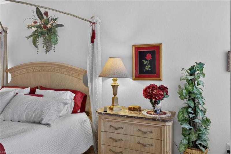 Photo 18 of 44 residential for sale in Virginia Beach virginia