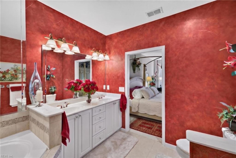 Photo 21 of 44 residential for sale in Virginia Beach virginia