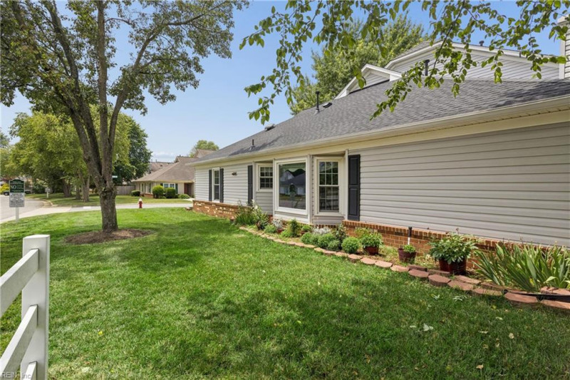 Photo 34 of 37 residential for sale in York County virginia