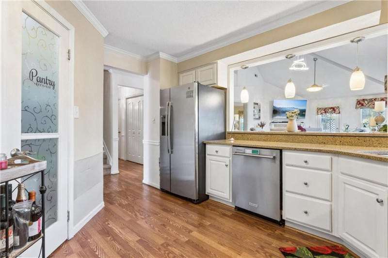 Photo 6 of 37 residential for sale in York County virginia