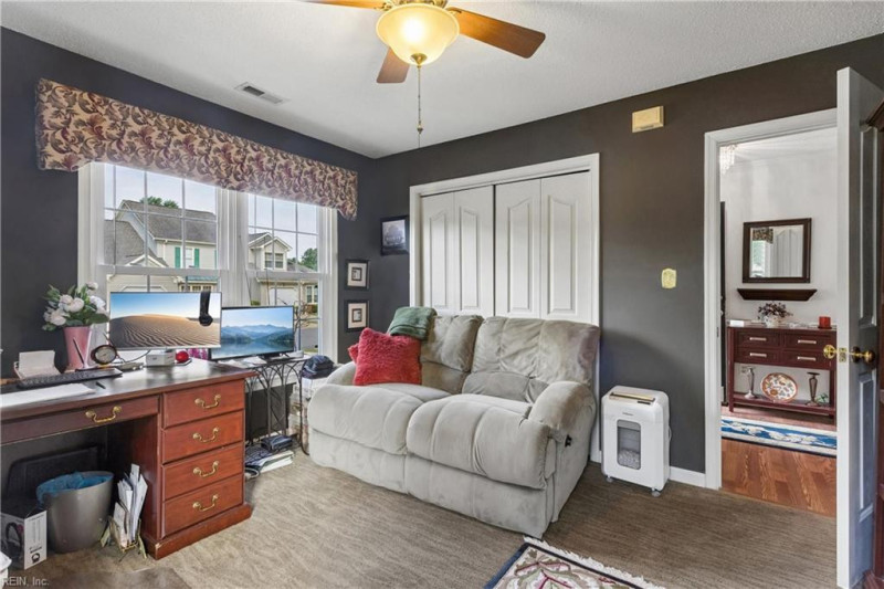 Photo 9 of 37 residential for sale in York County virginia