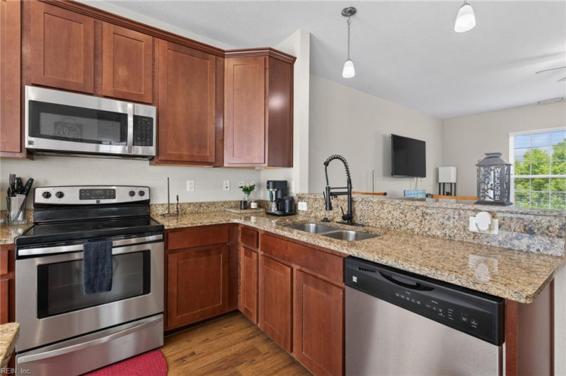 Photo 10 of 43 residential for sale in Virginia Beach virginia