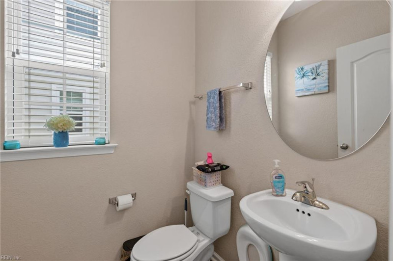 Photo 17 of 43 residential for sale in Virginia Beach virginia