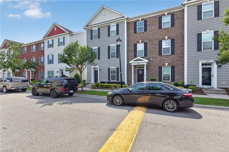 Photo 2 of 43 residential for sale in Virginia Beach virginia