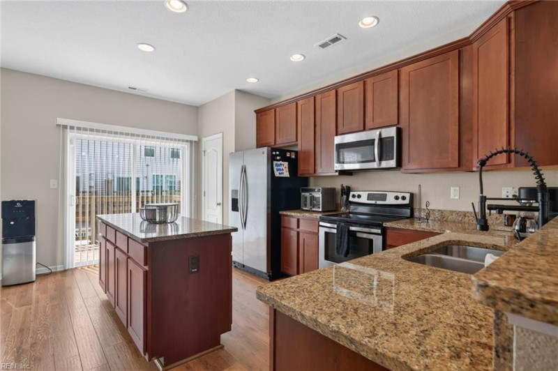 Photo 8 of 43 residential for sale in Virginia Beach virginia