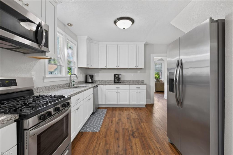 Photo 12 of 44 residential for sale in Portsmouth virginia