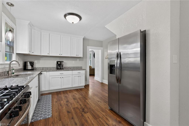 Photo 14 of 44 residential for sale in Portsmouth virginia