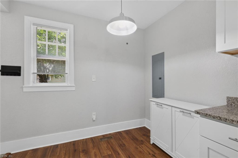Photo 15 of 44 residential for sale in Portsmouth virginia