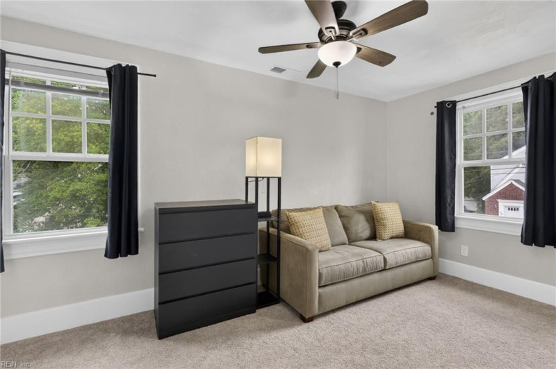 Photo 26 of 44 residential for sale in Portsmouth virginia