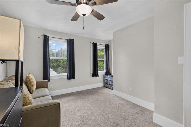 Photo 27 of 44 residential for sale in Portsmouth virginia