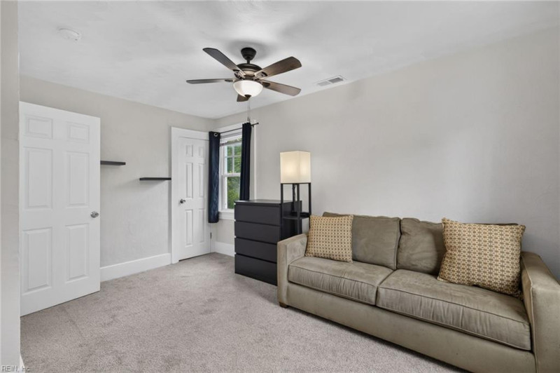 Photo 28 of 44 residential for sale in Portsmouth virginia