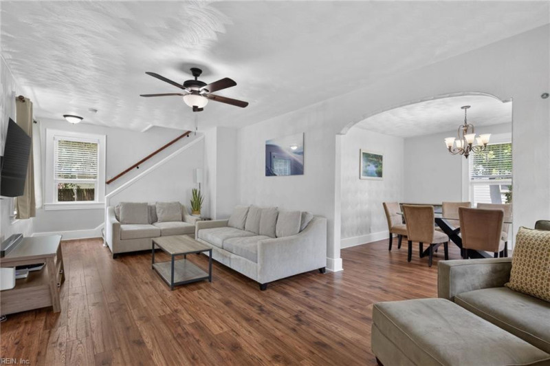 Photo 4 of 44 residential for sale in Portsmouth virginia