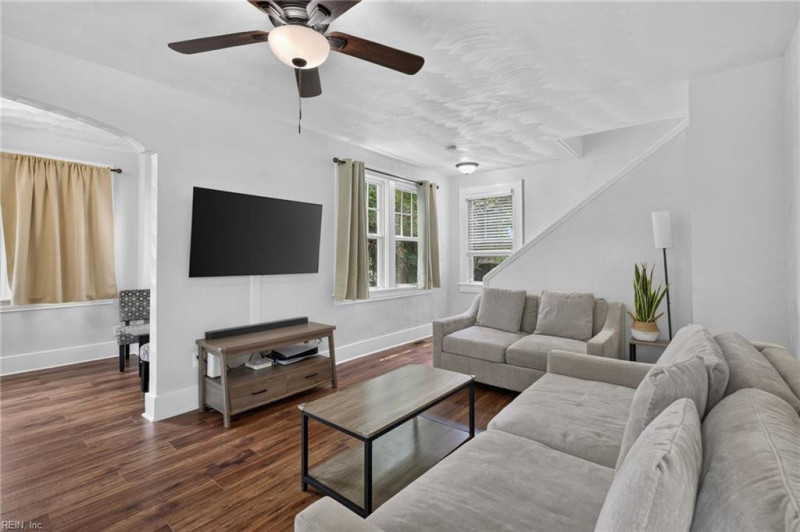 Photo 5 of 44 residential for sale in Portsmouth virginia
