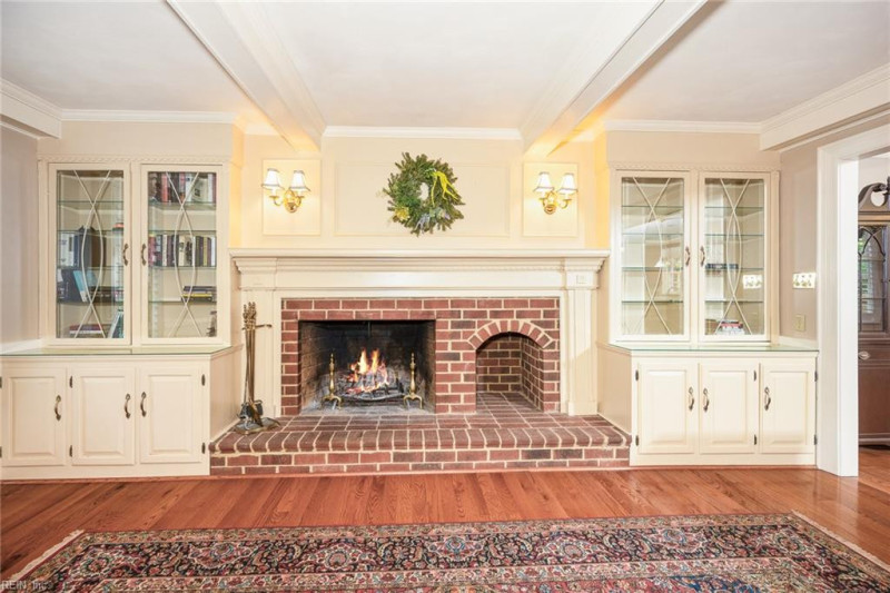 Photo 13 of 50 residential for sale in Chesapeake virginia