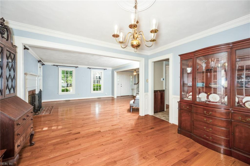 Photo 17 of 50 residential for sale in Chesapeake virginia