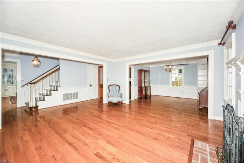 Photo 18 of 50 residential for sale in Chesapeake virginia