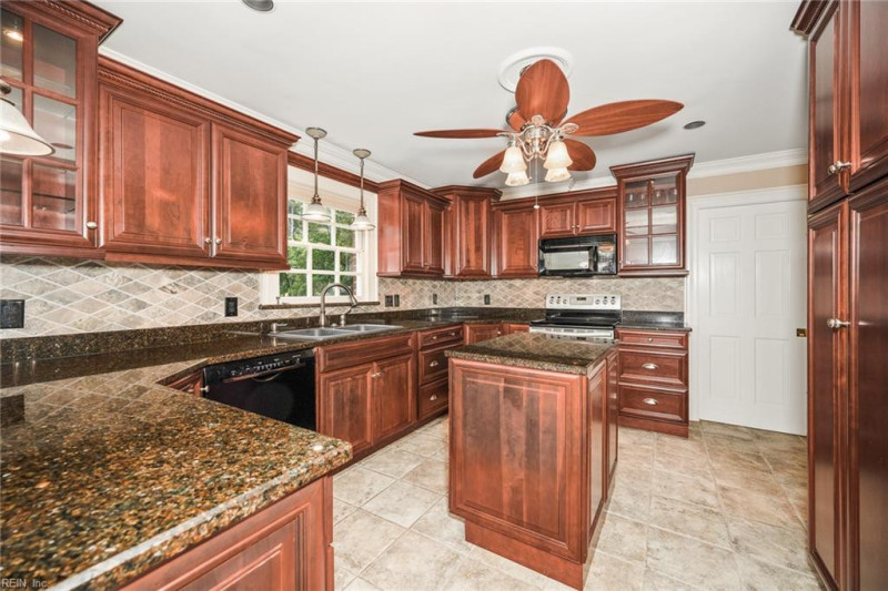 Photo 20 of 50 residential for sale in Chesapeake virginia