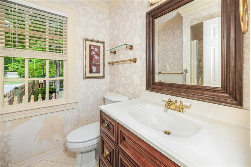 Photo 23 of 50 residential for sale in Chesapeake virginia
