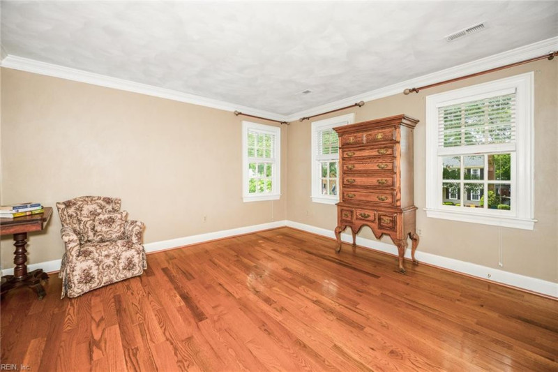 Photo 26 of 50 residential for sale in Chesapeake virginia