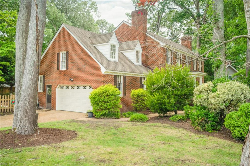 Photo 3 of 50 residential for sale in Chesapeake virginia