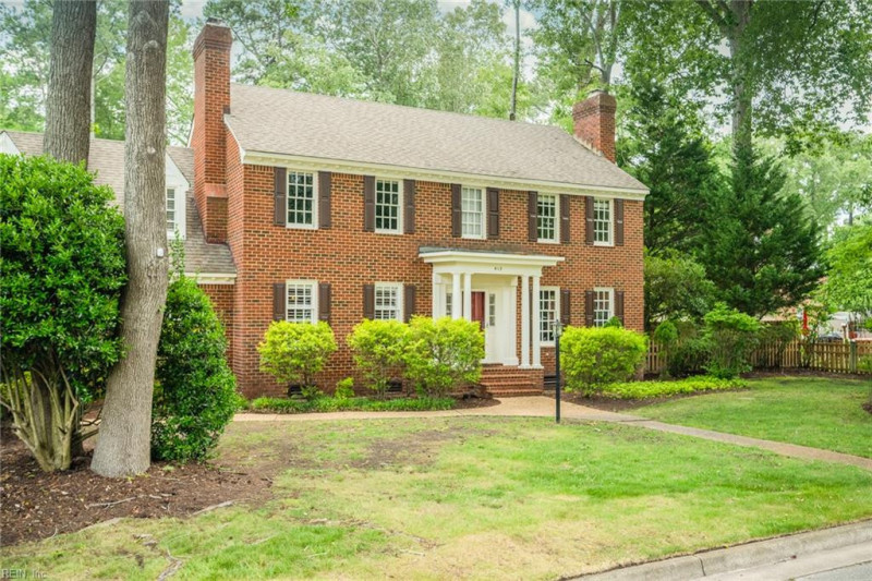 Photo 4 of 50 residential for sale in Chesapeake virginia