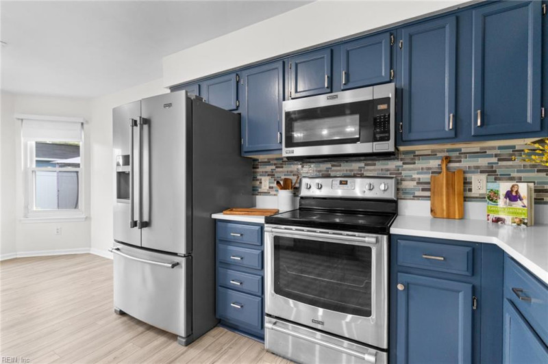 Photo 11 of 42 residential for sale in Virginia Beach virginia