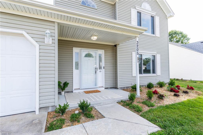 Photo 4 of 42 residential for sale in Virginia Beach virginia