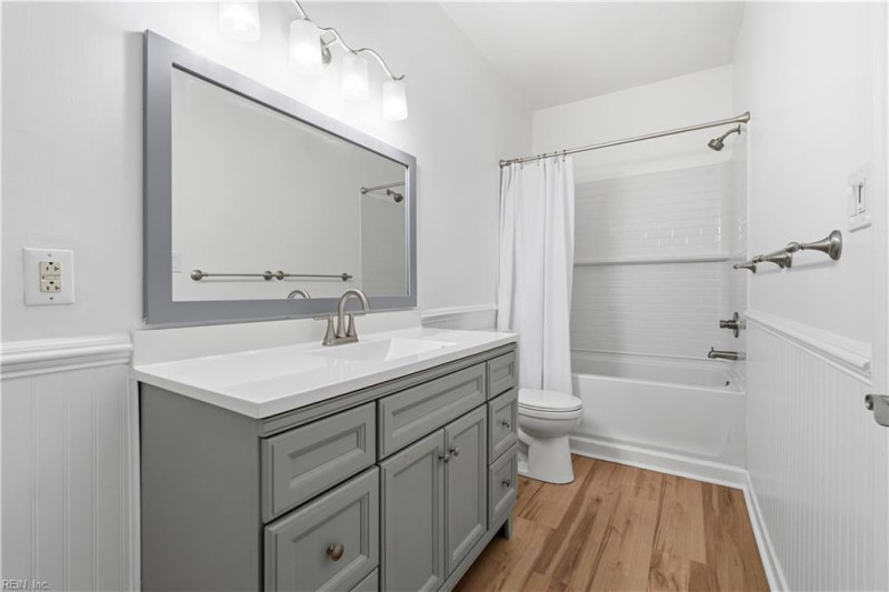 Photo 11 of 18 residential for sale in Norfolk virginia