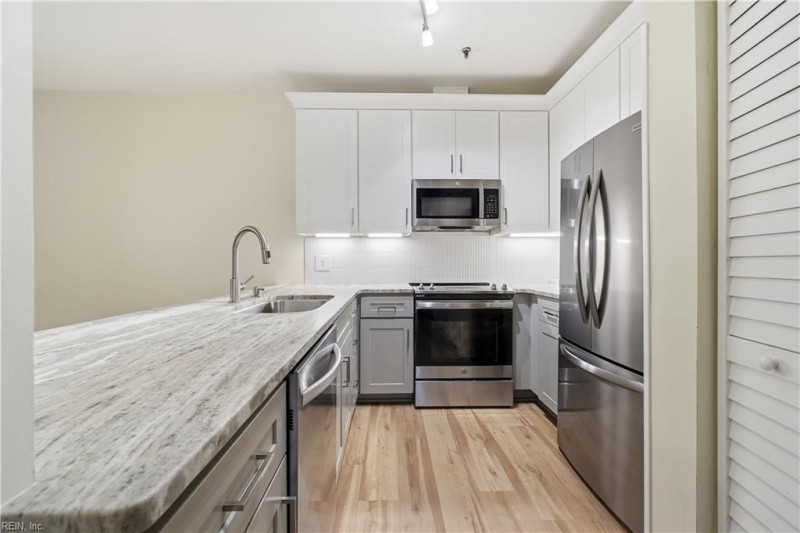 Photo 6 of 18 residential for sale in Norfolk virginia