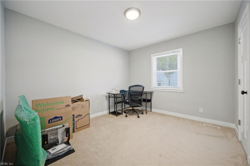 Photo 11 of 41 residential for sale in Portsmouth virginia