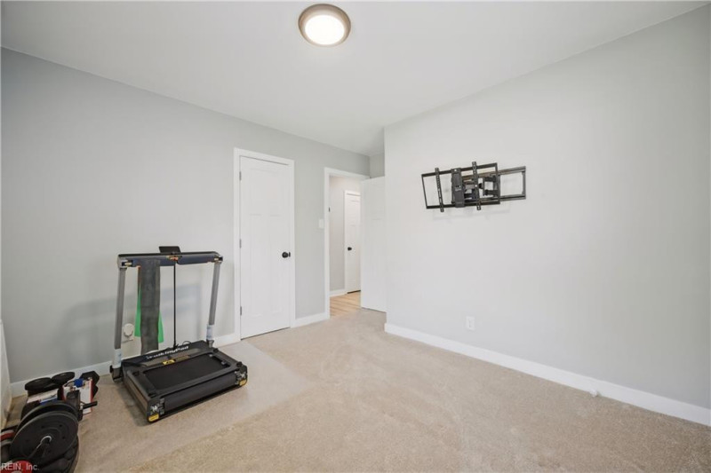 Photo 14 of 41 residential for sale in Portsmouth virginia