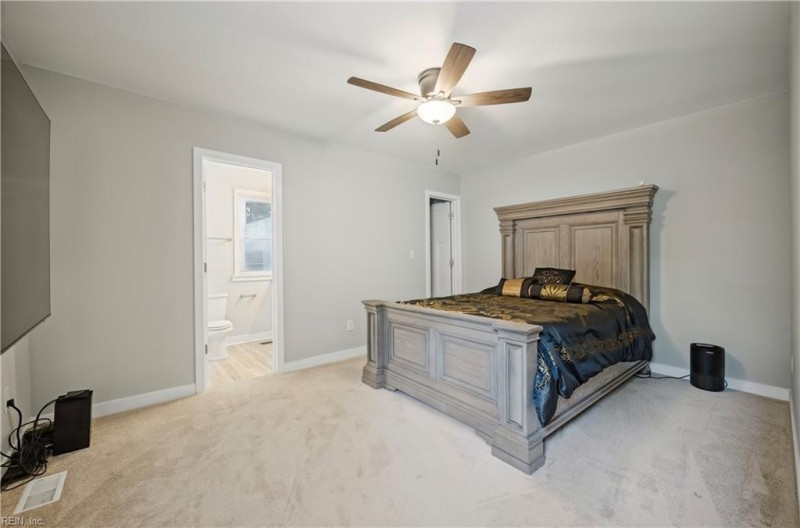 Photo 15 of 41 residential for sale in Portsmouth virginia