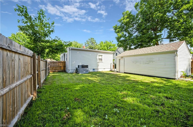 Photo 25 of 41 residential for sale in Portsmouth virginia