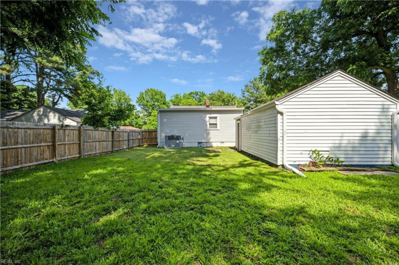 Photo 26 of 41 residential for sale in Portsmouth virginia